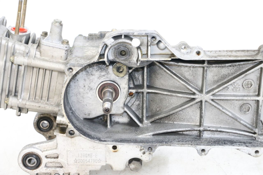 photo de MOTOR PEUGEOT KISBEE 4T 50 (2010 - 2017) - Características distintivas