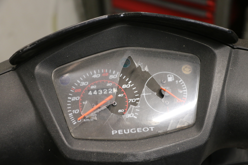 photo de MOTOR PEUGEOT KISBEE 4T 50 (2018 - 2022) - Otra vista del artículo