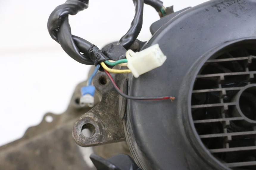 photo de MOTOR PEUGEOT KISBEE 4T 50 (2010 - 2017) - Otra perspectiva