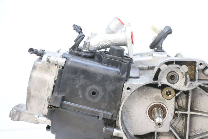 photo de MOTOR PEUGEOT KISBEE 4T 50 (2018 - 2022) - Inspección visual detallada