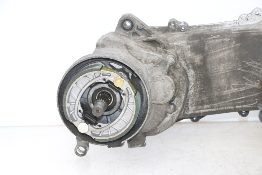 photo de MOTOR PEUGEOT KISBEE 4T 50 (2018 - 2022) - Otra perspectiva