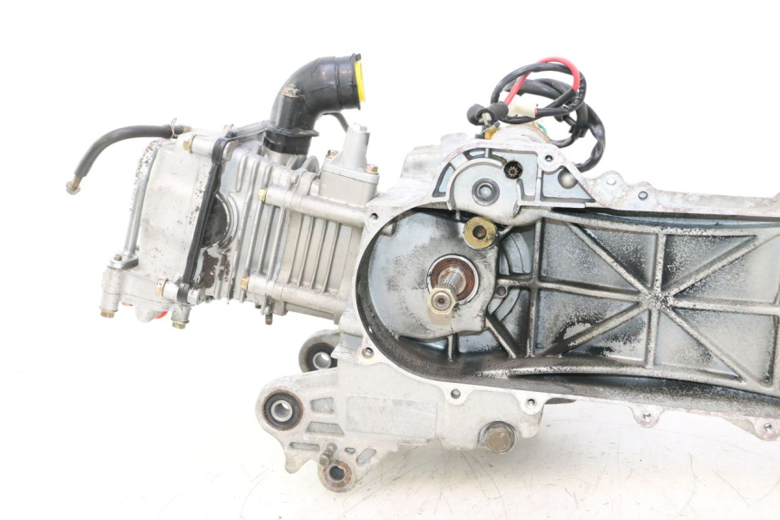 photo de MOTOR PEUGEOT KISBEE 4T 50 (2010 - 2017) - Ángulo de visión alternativo