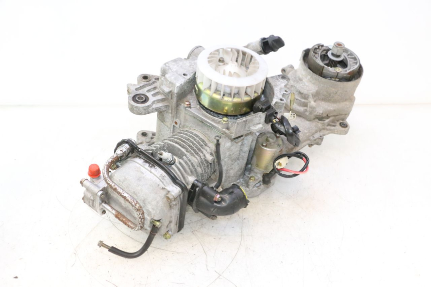 photo de MOTOR PEUGEOT KISBEE 4T 50 (2010 - 2017) - Otra perspectiva