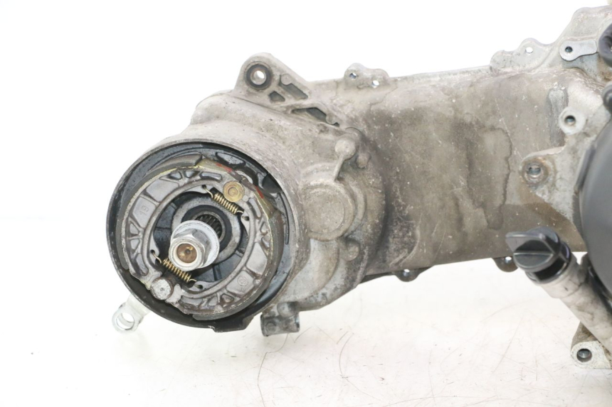photo de MOTOR PEUGEOT KISBEE 4T 50 (2023 - 2026) - Foto de producto adicional