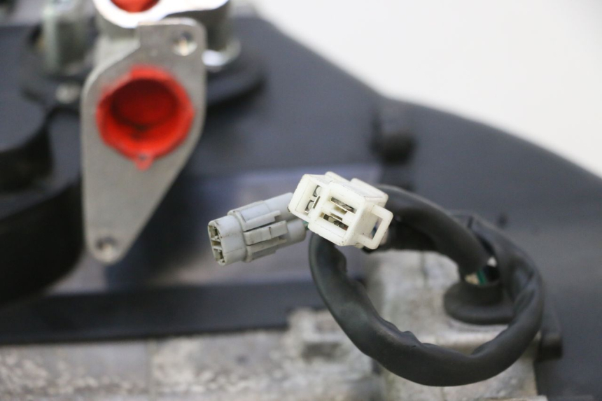 photo de MOTOR PEUGEOT KISBEE 4T 50 (2023 - 2026) - Enfoque en la estructura