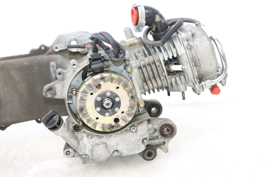 photo de MOTOR PEUGEOT KISBEE 4T 50 (2010 - 2017) - Detalles de los puntos de fijación