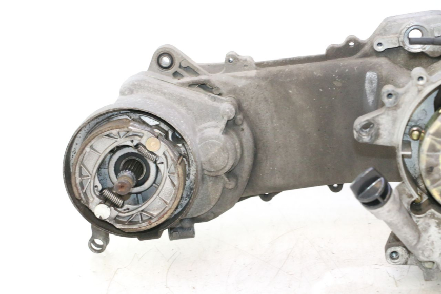 photo de MOTOR PEUGEOT KISBEE 4T 50 (2010 - 2017) - Estado de la superficie y material