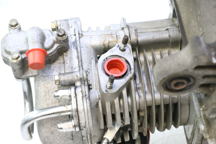 photo de MOTOR PEUGEOT KISBEE 4T 50 (2010 - 2017) - Detalles de los puntos de fijación