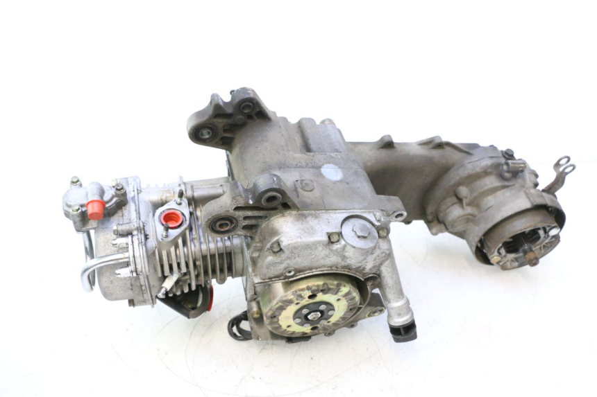 photo de MOTOR PEUGEOT KISBEE 4T 50 (2010 - 2017) - Estado de la superficie y material