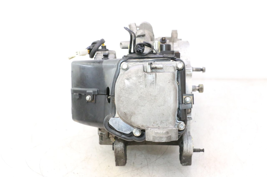 photo de MOTOR PEUGEOT KISBEE 4T 50 (2018 - 2022) - Otra vista del artículo