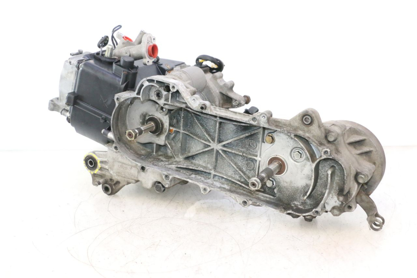 photo de MOTOR PEUGEOT KISBEE 4T 50 (2018 - 2022) - Ángulo de visión alternativo