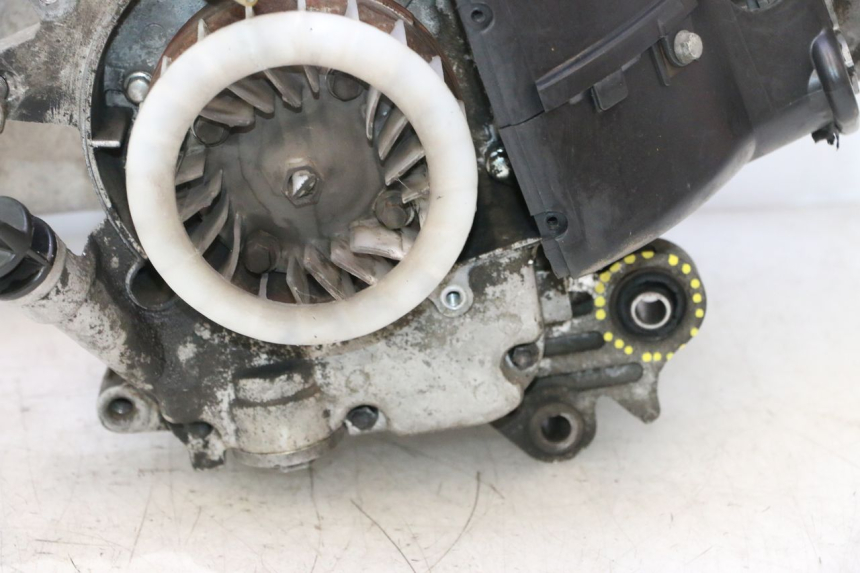 photo de MOTOR PEUGEOT KISBEE 4T 50 (2018 - 2022) - Estado de la superficie y material