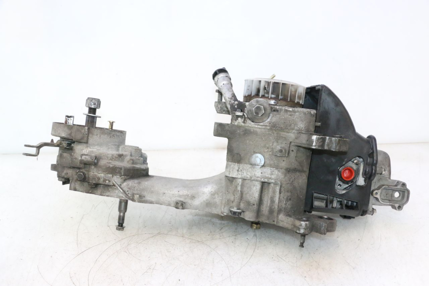 photo de MOTOR PEUGEOT KISBEE 4T 50 (2018 - 2022) - Estado de la superficie y material