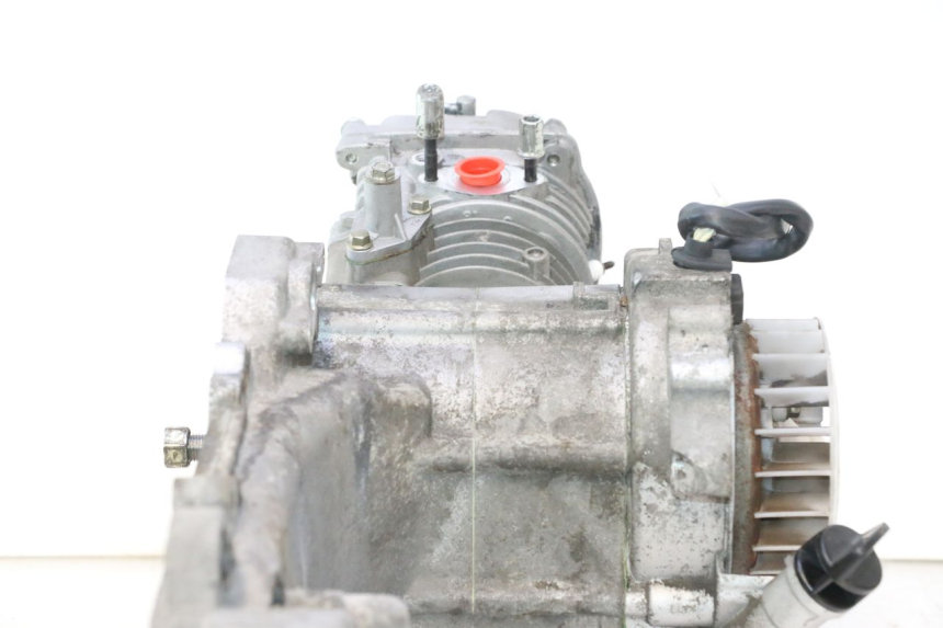 photo de MOTOR PEUGEOT KISBEE 4T 50 (2018 - 2022) - Inspección visual detallada
