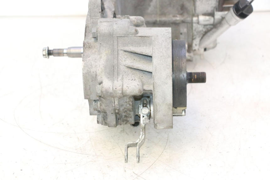 photo de MOTOR PEUGEOT KISBEE 4T 50 (2018 - 2022) - Enfoque en la estructura