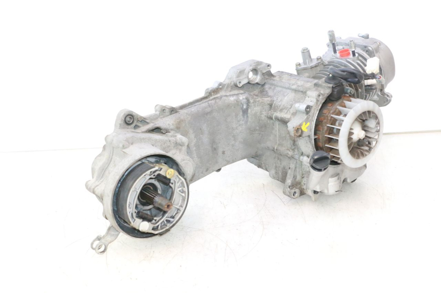 photo de MOTOR PEUGEOT KISBEE 4T 50 (2018 - 2022) - Ángulo de visión alternativo