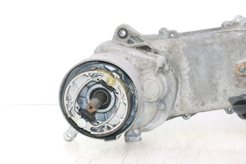 photo de MOTOR PEUGEOT KISBEE 4T 50 (2018 - 2022) - Zoom estado de uso