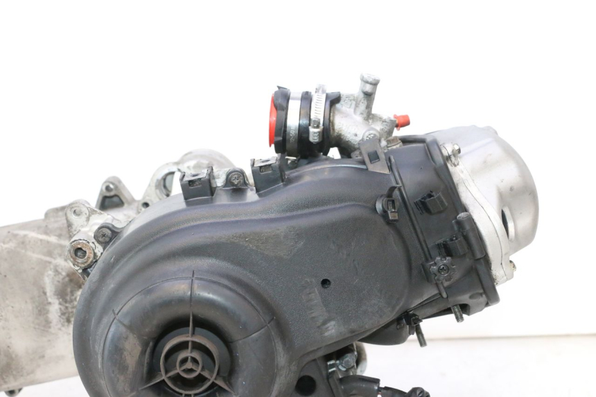 photo de MOTOR PIAGGIO LIBERTY IGET 4T 50 (2021 - 2025) - Estado de la superficie y material