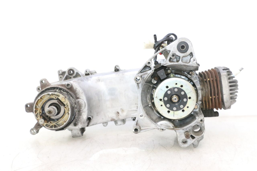 photo de MOTOR PEUGEOT LUDIX PRO 2T 50 (2010 - 2017) - Detalles de los puntos de fijación