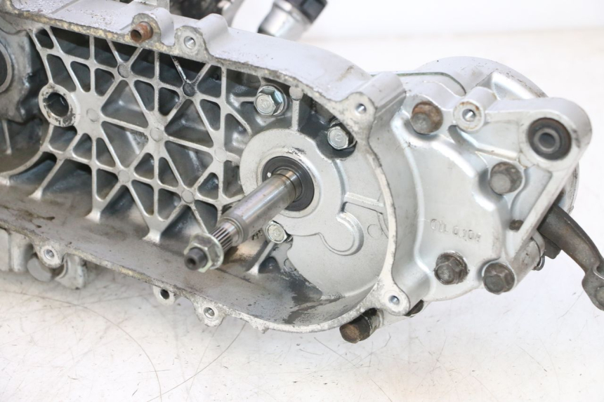 photo de MOTOR SYM MIO 50 (2005 - 2010) - Primer plano de alta resolución