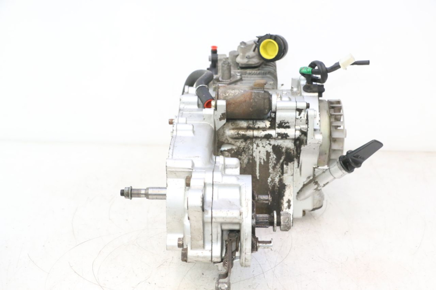 photo de MOTOR SYM MIO 50 (2005 - 2010) - Ángulo de visión alternativo