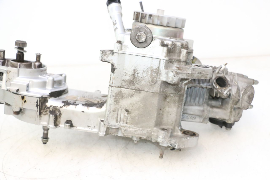 photo de MOTOR SYM MIO 50 (2005 - 2010) - Otra perspectiva