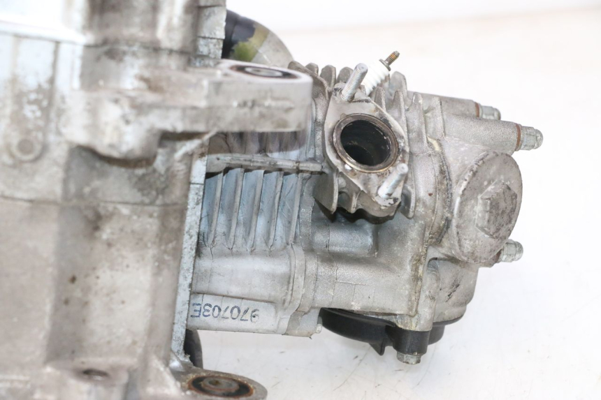photo de MOTOR SYM MIO 50 (2005 - 2010) - Detalles de los puntos de fijación