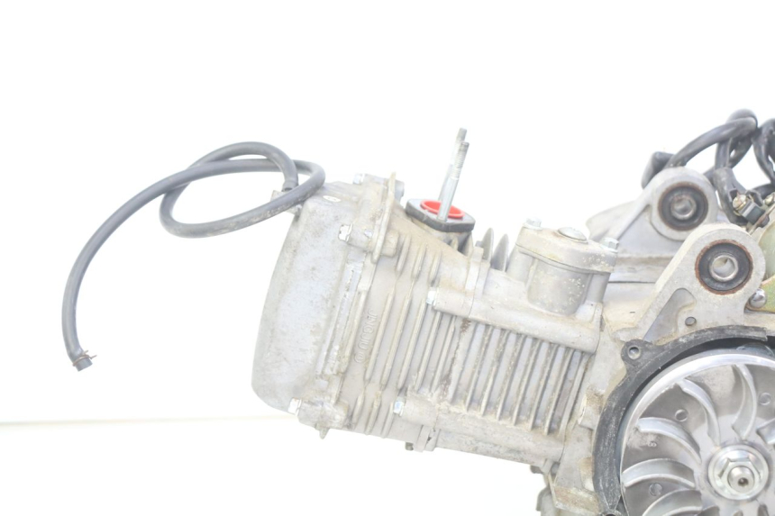 photo de MOTOR ZHONGYU MOVIDAS ZY125T-2 125 (2004 - 2014) - Estado de la superficie y material