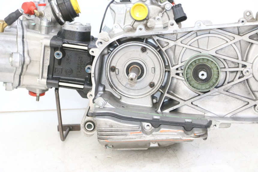 photo de MOTOR PIAGGIO MP3 HPE 310 (2024 - 2025) - Enfoque en la estructura
