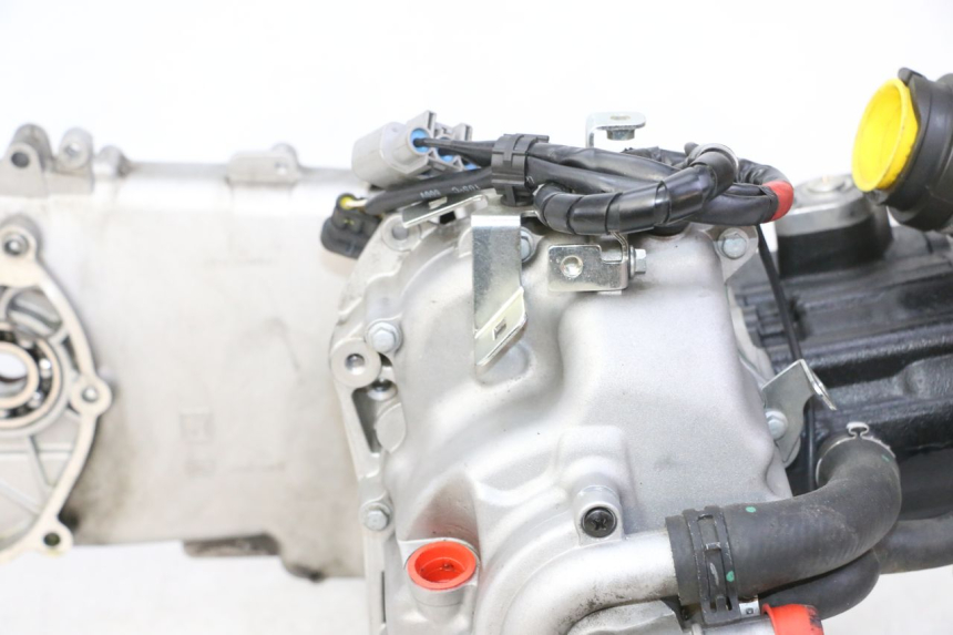 photo de MOTOR PIAGGIO MP3 HPE 310 (2024 - 2025) - Detalles de los puntos de fijación