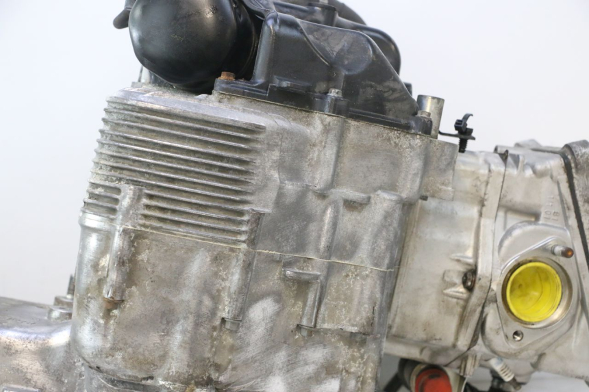 photo de MOTOR PIAGGIO MP3 HPE 530 (2022 - 2026) - Detalles de los puntos de fijación
