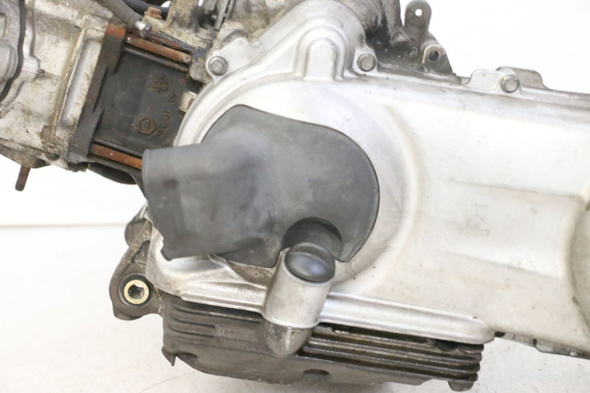photo de MOTOR PIAGGIO MP3 125 (2006 - 2014) - Detalles de los puntos de fijación