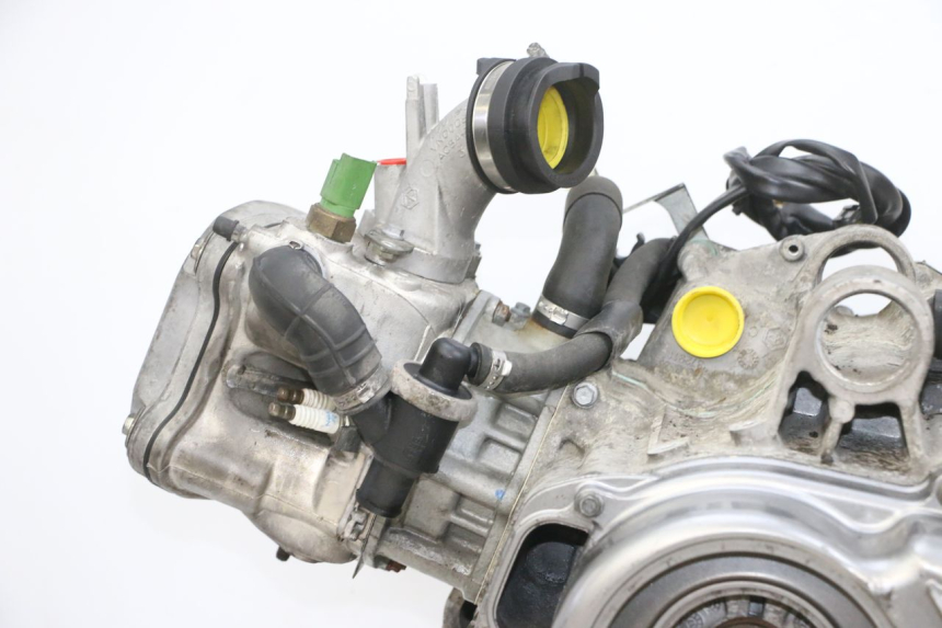 photo de MOTOR PIAGGIO MP3 500 (2016 - 2018) - Estado de la superficie y material