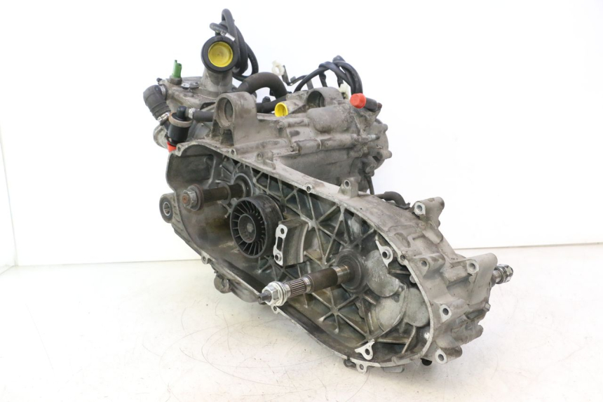 photo de MOTOR PIAGGIO MP3 500 (2016 - 2018) - Estado de la superficie y material