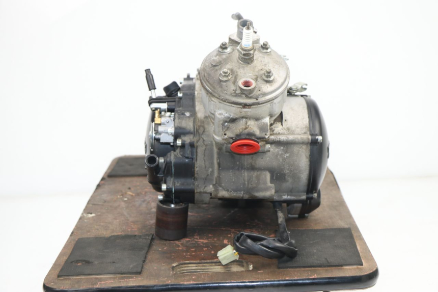 photo de MOTOR RIEJU MRT 50 (2018 - 2021) - Primer plano técnico