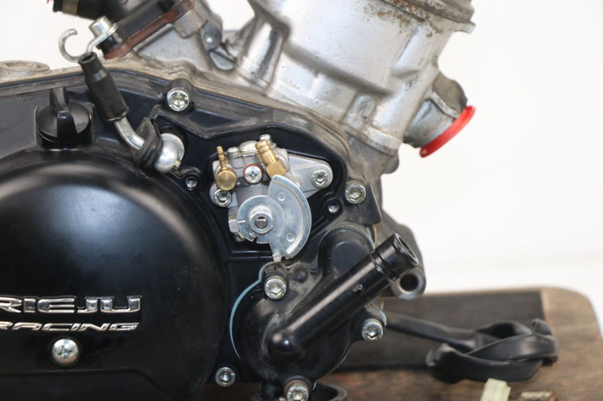 photo de MOTOR RIEJU MRT 50 (2018 - 2021) - Detalles de los puntos de fijación