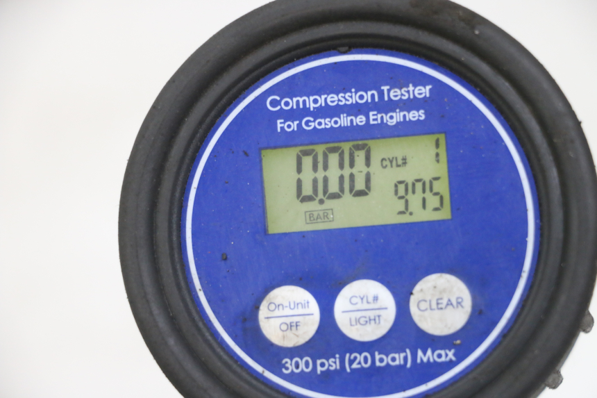 photo de MOTOR HONDA NTV DEAUVILLE 650 (1998 - 2001) - Enfoque en la estructura