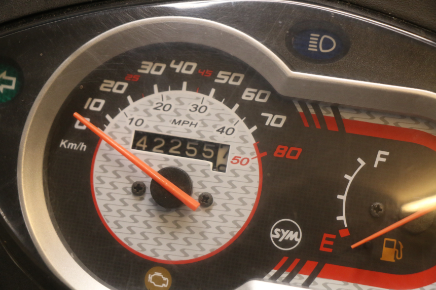 photo de MOTOR SYM ORBIT III 3 4T 50 (2021 - 2025) - Zoom sobre los componentes