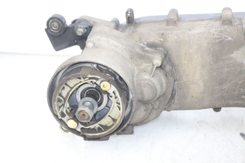 photo de MOTOR SYM ORBIT III 3 4T 50 (2021 - 2025) - Detalles de los puntos de fijación