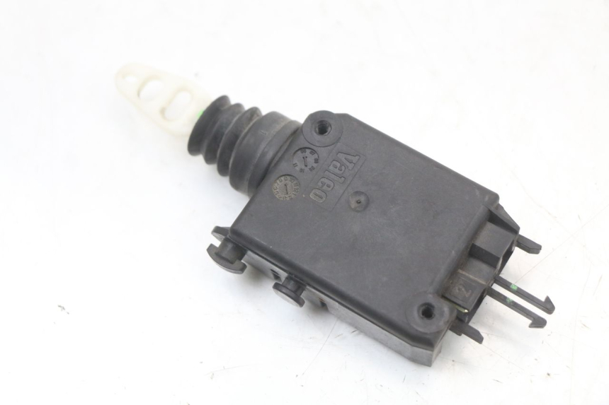 photo de CIERRE ASIENTO MOTOR PEUGEOT GEOPOLIS RS 125 (2007 - 2009) - Detalle de la pieza