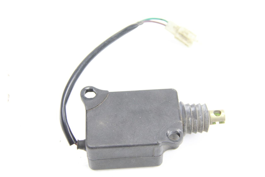 photo de CIERRE ASIENTO MOTOR SYM GTS EFI ABS 125 (2012 - 2016) - Vista principal