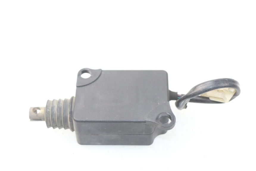 photo de CIERRE ASIENTO MOTOR SYM GTS EVO 125 (2009 - 2013) - Vista principal