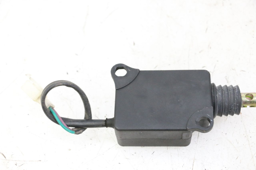 photo de CIERRE ASIENTO MOTOR SYM JOYMAX 125 (2010 - 2017) - Otra perspectiva