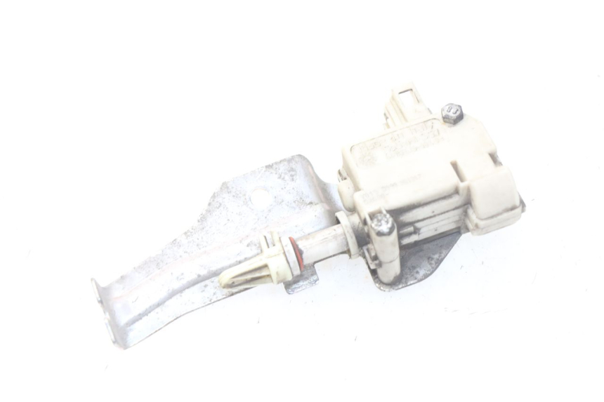 photo de MOTOR APERTURA BAÚL PIAGGIO LIBERTY IGET 4T 50 (2015 - 2020) - Zoom estado de uso