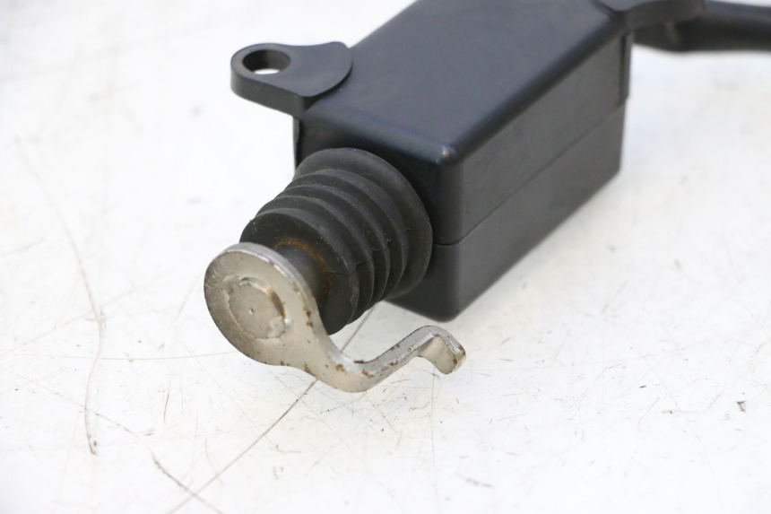 photo de CIERRE ASIENTO MOTOR SYM MIO 50 (2005 - 2010) - Zoom estado de uso