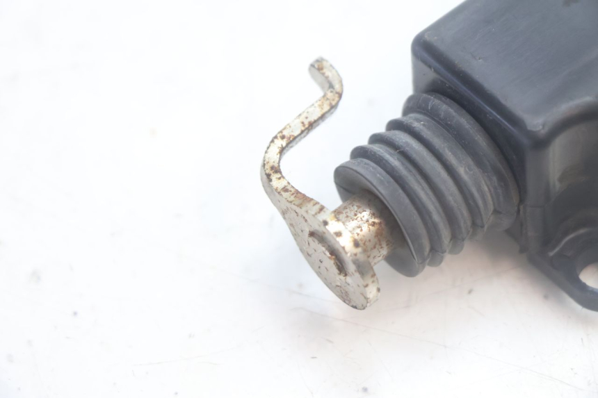 photo de CIERRE ASIENTO MOTOR SYM MIO 50 (2005 - 2010) - Zoom estado de uso
