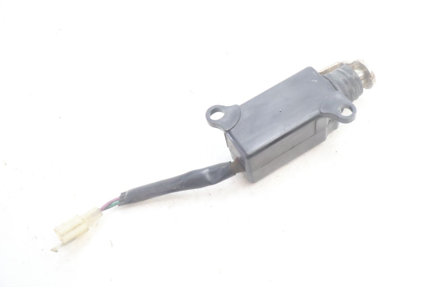 photo de CIERRE ASIENTO MOTOR SYM MIO 50 (2005 - 2010) - Primer plano técnico