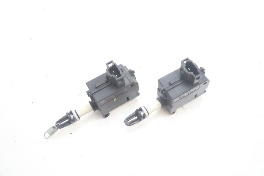 photo de CIERRE ASIENTO MOTOR PIAGGIO MP3 HPE 530 (2022 - 2026) - Detalle de la pieza