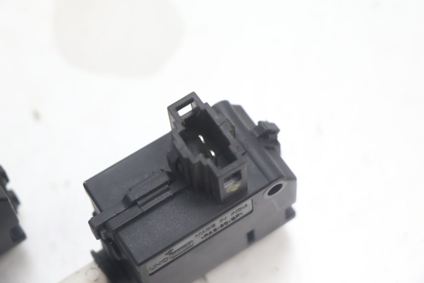 photo de CIERRE ASIENTO MOTOR PIAGGIO MP3 HPE 530 (2022 - 2026) - Otra perspectiva