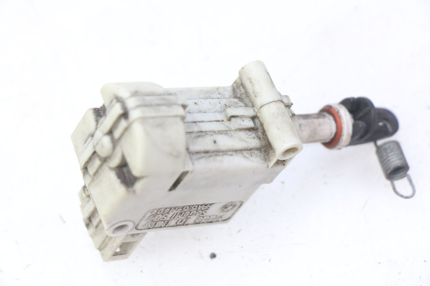 photo de MOTOR APERTURA BAÚL PIAGGIO MP3 LT 300 (2010 - 2016) - Detalle de la pieza